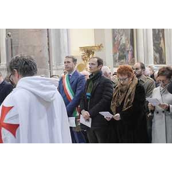Il governatore della Regione FVG, Massimiliano Fedriga, assiste alla Santa Messa dello Spadone nel duomo di Cividale. (Foto ARC Montenero)