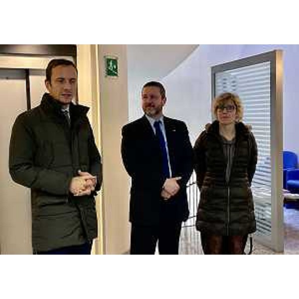 Il governatore del Friuli Venezia Giulia, Massimiliano Fedriga, e l'assessore alle Finanze, Barbara Zilli, durante l'incontro svoltosi a Pordenone con il presidente di Finest, Alessandro Mion. (Foto ARC Liberti)