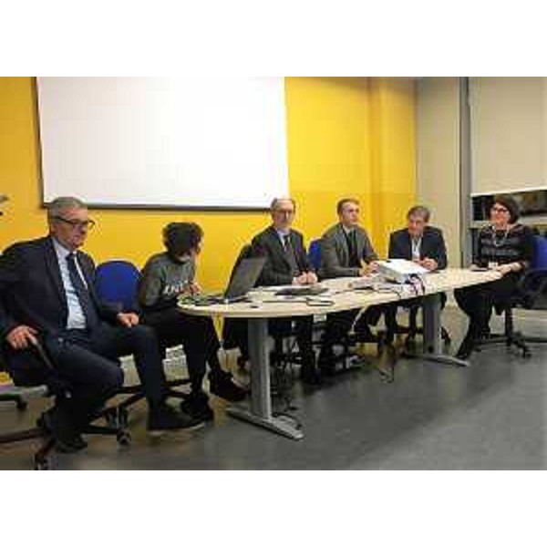 il vicegovernatore con delega alla Salute, Riccardo Riccardi, partecipa alla riunione convocata nel Distretto sanitario di Cividale con i sindaci dell'Ambito del Natisone riguardante il progetto di specializzazione in campo geriatrico (Foto Regione FVG