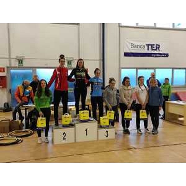 L'assessore regionale alle Finanze Barbara Zilli alle premiazioni del Gran Premio Friuli Venezia Giulia di ciclocross disputatosi oggi a Variano di Basiliano (Foto Regione FVG)