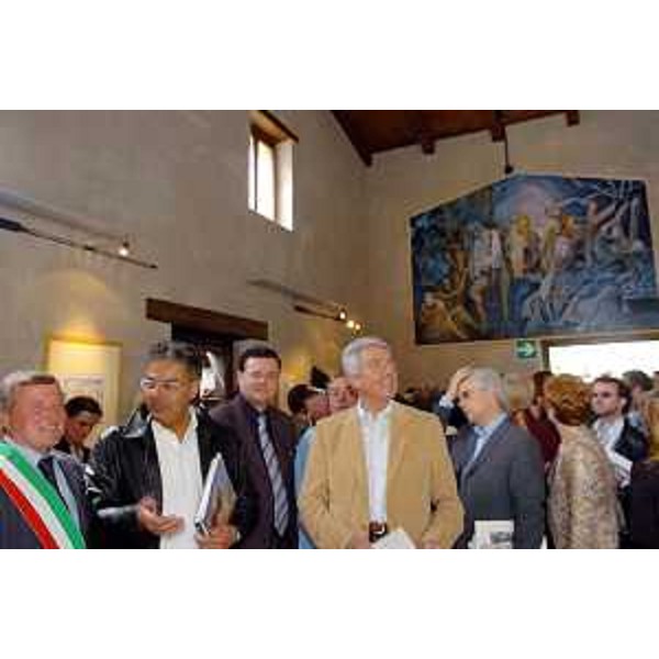 Roberto Antonaz (Assessore Regionale all'istruzione, cultura, sport e pace) all'inaugurazione della mostra Vittorio Basaglia (Borgo Ampiano, 15/05/05)