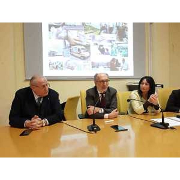 Il vicegovernatore Riccardo Riccardi assieme ai sindaci Rodolfo Ziberna (Gorizia) e Anna Maria Cisint (Monfalcone). (Foto Regione FVG)