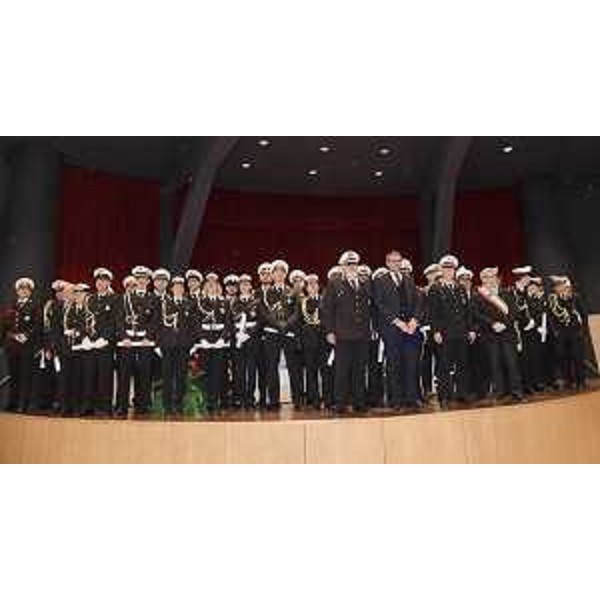 L'assessore regionale alla Sicurezza, Pierpaolo Roberti, con gli agenti ai quali è stata riconosciuta un'onorificenza durante la celebrazione dell'undicesima Festa della Polizia locale, celebrata per la prima volta a Udine in occasione della ricorrenza di San Sebastiano, santo patrono del Corpo. (Foto ARC Montenero)
