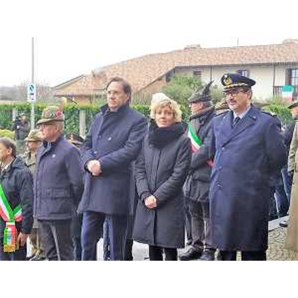 L'assessore regionale Barbara Zilli e le autorità alla cerimonia per il 77mo anniversario della battaglia di Nikolajewka. (Foto Regione FVG)
