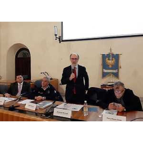 Il vicegovernatore Riccardo Riccardi assieme al capo dipartimento nazionale della Protezione civile, Angelo Borrelli, e il presidente del Consiglio regionale, Piero Mauro Zanin. (Foto Regione FVG)
