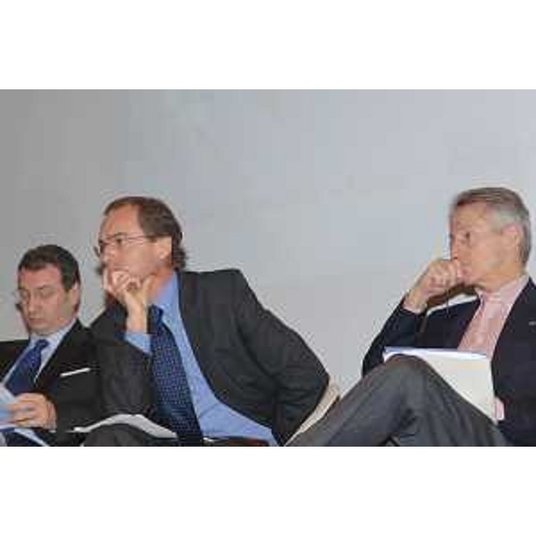 Riccardo Illy (Presidente Regione Friuli Venezia Giulia), Giuseppe Morandini (Presidente Piccola Industria di Confindustria) e Sergio Bolzonello (Sindaco Pordenone) al convegno "Il Friuli Venezia Giulia modello nazionale di sviluppo competitivo delle PMI" al Teatro Pasolini di Casarsa della Delizia. (Casarsa della Delizia 26/11/07)