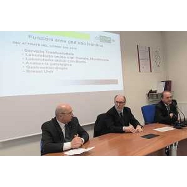 Il vicegovernatore del Friuli Venezia Giulia, Riccardo Riccardi, assieme al sindaco di Trieste, Roberto Dipiazza, durante la conferenza stampa nell'ambito della quale sono stati illustrati i vantaggi assicurato dalla nascita dell'Asugi, che serve il territorio delle ex province di Trieste e Gorizia. (Foto ARC Montenero)