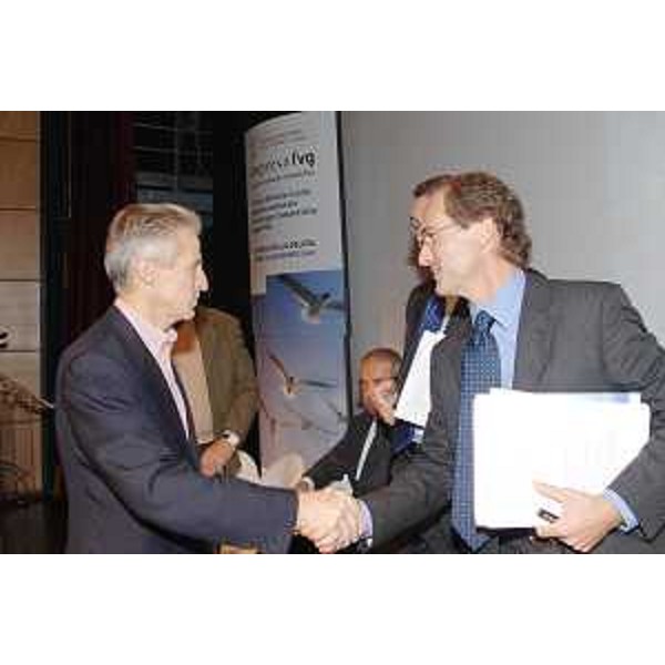 Riccardo Illy (Presidente Regione Friuli Venezia Giulia) e Giuseppe Morandini (Presidente Piccola Industria di Confindustria) al convegno "Il Friuli Venezia Giulia modello nazionale di sviluppo competitivo delle PMI" al Teatro Pasolini di Casarsa della Delizia. (Casarsa della Delizia 26/11/07)