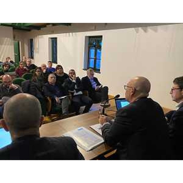 L'intervento dell'assessore regionale al Patrimonio, Sebastiano Callari, a Pocenia. (Foto ARC Morandini)