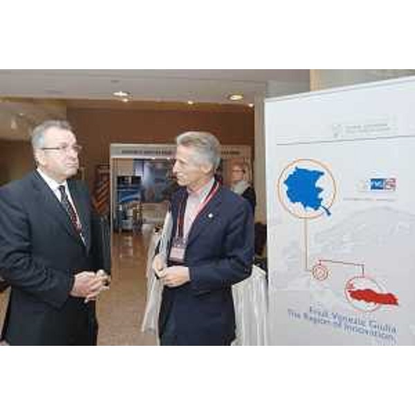 Riccardo Illy (Presidente Regione Friuli Venezia Giulia) e Tanil Kucuk (Presidente Camera Industria Istanbul) al sesto congresso della Camera dell'Industria di Istanbul, dedicato alla "competizione sostenibile". (Istanbul 27/11/07) 