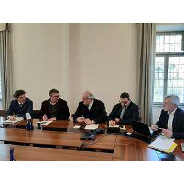 L’intervento dell'assessore regionale alle Autonomie locali, Pierpaolo Roberti, alla riunione del consiglio direttivo del Centro di competenza per la pubblica amministrazione (ComPa Fvg). (Foto Regione FVG)