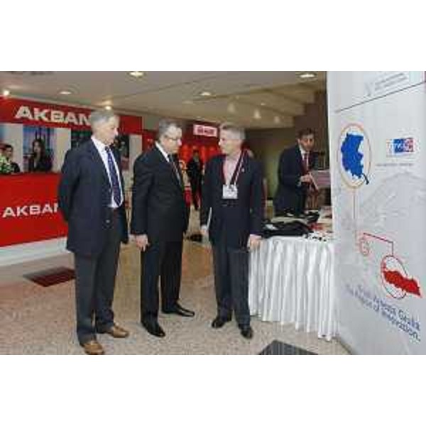 Riccardo Illy (Presidente Regione Friuli Venezia Giulia) e Tanil Kucuk (Presidente Camera Industria Istanbul) al sesto congresso della Camera dell'Industria di Istanbul, dedicato alla "competizione sostenibile". (Istanbul 27/11/07) 