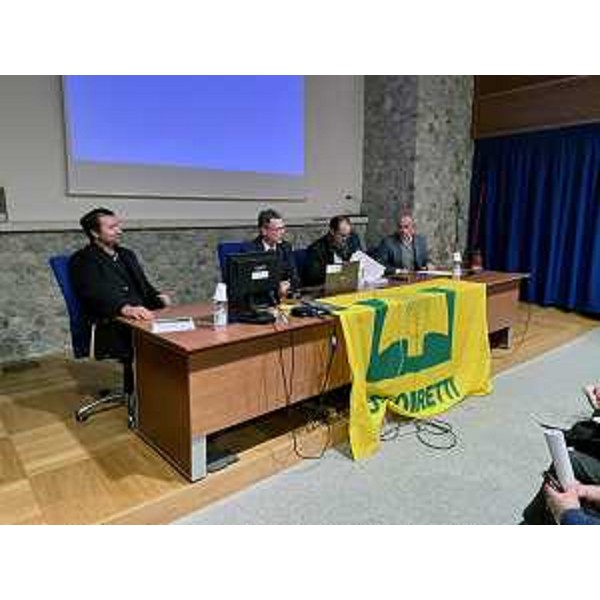 Illustrata a Maniago dall’assessore regionale alle Risorse agroalimentari, Stefano Zannier, la proposta della Giunta regionale che metterà a disposizione dei giovani residenti in FVG risorse per l’agricoltura di montagna (Foto Regione FVG)