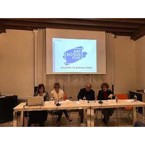 L'intervento dell'assessore regionale alla Cultura Tiziana Gibelli all'incontro illustrativo dell'Art bonus svoltosi a Pordenone. (Foto ARC Liberti)