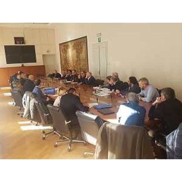 Gli assessori regionali al Demanio e al Turismo incontrano, a Trieste, i sindacati di settore e gli stakeholder, preoccupati per le ripercussioni che l'attuale situazione del demanio marittimo possa causare in particolare alla stagione estiva ormai alle porte.