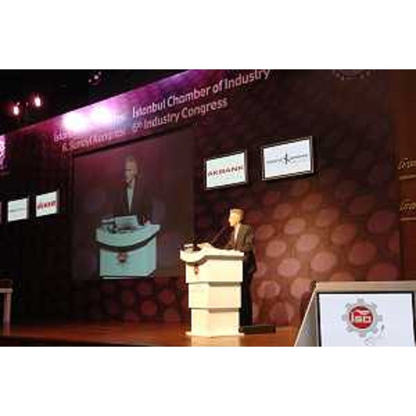 Riccardo Illy (Presidente Regione Friuli Venezia Giulia) al sesto congresso della Camera dell'Industria di Istanbul, dedicato alla "competizione sostenibile". (Istanbul 27/11/07) 