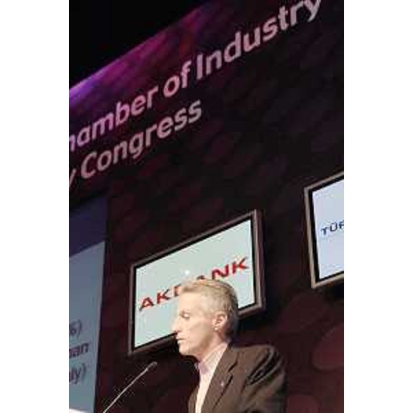 Riccardo Illy (Presidente Regione Friuli Venezia Giulia) al sesto congresso della Camera dell'Industria di Istanbul, dedicato alla "competizione sostenibile". (Istanbul 27/11/07) 