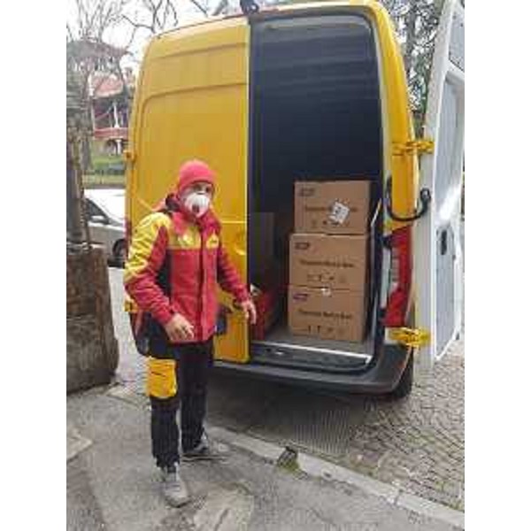 L'arrivo a Udine di 12mila mascherine che il Fogolar Furlan di Shanghai ha donato all'Opi - Ordine delle professioni infermieristiche