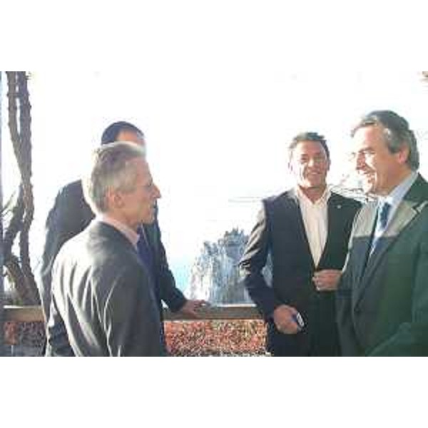 Riccardo Illy (Presidente Regione Friuli Venezia Giulia), Giancarlo Galan (Presidente Regione Veneto), Joerg Haider (Presidente Land Carinzia) e Giorgio Ret (Sindaco Duino Aurisina) in occasione della Riunione Trilaterale Giunte, al Castello di Duino. (Duino, Trieste, 29/11/07)