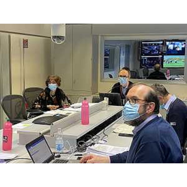 Il vicegovernatore della Regione, Riccardo Riccardi, interviene alla riunione in video conferenza, con i componenti dell'Assemblea dei sindaci dell'Ambito agro-aquileiese e Carso Giuliano, sulla disponibilità delle terapie intensive. (Foto Regione FVG) 