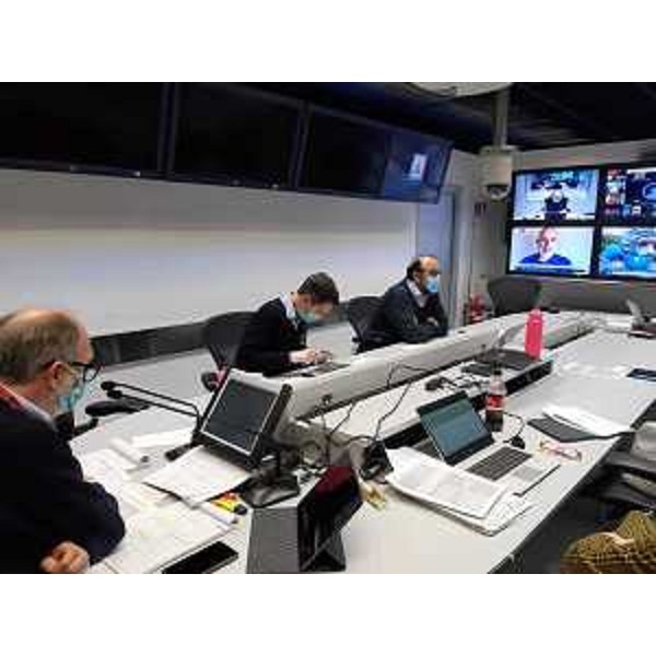 Il vicegovernatore Riccardo Riccardi nel corso della videoconferenza con i Comune dell'Ambito Valli Dolomiti Friulane (Foto Regione FVG)