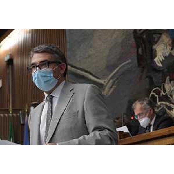 L'assessore regionale alle Autonomie locali e funzione pubblica, Pierpaolo Roberti, durante la seduta del Consiglio regionale. - L'assessore regionale alle Autonomie locali e funzione pubblica, Pierpaolo Roberti, durante la seduta del Consiglio regionale.