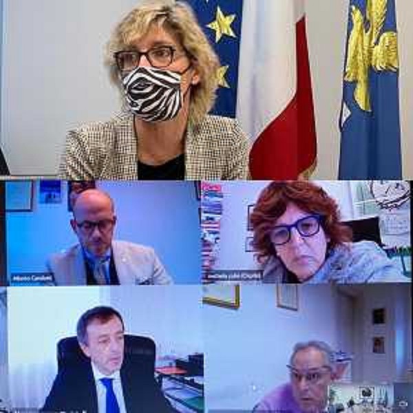 Lassessore regionale alle Finanze Barbara Zilli in videoconferenza con i presidenti provinciali degli Ordini dei commercialisti del Friuli Venezia Giulia. - Lassessore regionale alle Finanze Barbara Zilli in videoconferenza con i presidenti provinciali degli Ordini dei commercialisti del Friuli Venezia Giulia.