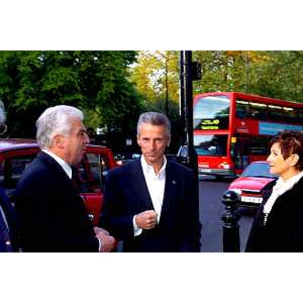 Riccardo Illy (Presidente Regione Friuli Venezia Giulia) e Leonardo Simonelli (Presidente Finest) al meeting "Business Club Italia" (Londra, 12/05/05)