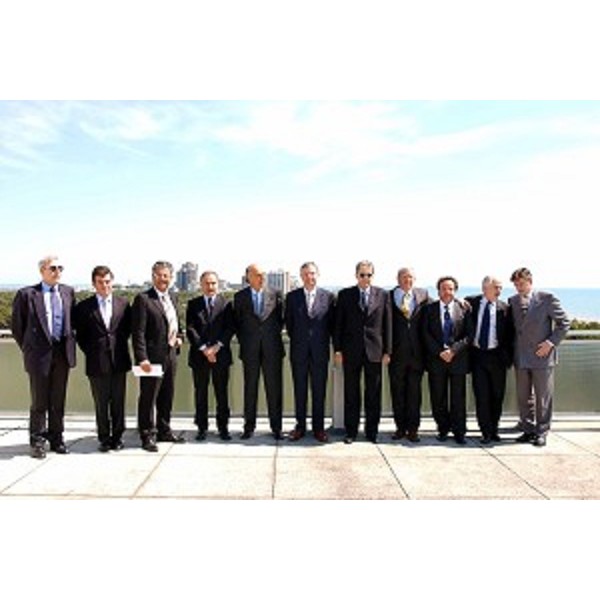 Jacques Rogge (Presidente del CIO), Gianni Petrucci (Presidente CONI), Mario Pescante (Sottosegretario allo Sport), Alessandro Tesini (Presidente del Consiglio Regionale) e Roberto Antonaz (Assessore Regionale all'istruzione, cultura, sport e pace) allo EYOF 2005 (Lignano, 12/05/05)