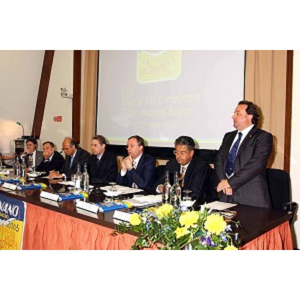 Jacques Rogge (Presidente del CIO), Gianni Petrucci (Presidente CONI), Mario Pescante (Sottosegretario allo Sport) e Roberto Antonaz (Assessore Regionale all'istruzione, cultura, sport e pace) (Lignano, 12/05/05)