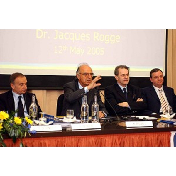 Jacques Rogge (Presidente del CIO) con Gianni Petrucci (Presidente CONI) e Mario Pescante (Sottosegretario allo Sport) (Lignano, 12/05/05)