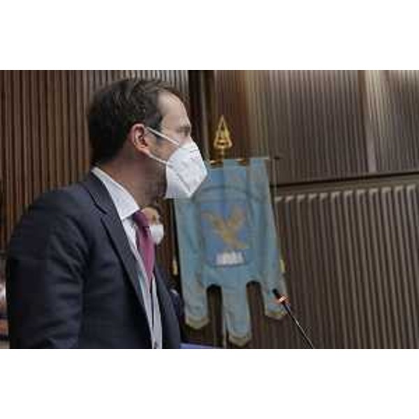 Il governatore del Friuli Venezia Giulia, Massimiliano Fedriga, durante la discussione in Consiglio regionale della Legge di Stabilità 2021 e della Legge collegata alla manovra di bilancio 2021-2023. - Il governatore del Friuli Venezia Giulia, Massimiliano Fedriga, durante la discussione in Consiglio regionale della Legge di Stabilità 2021 e della Legge collegata alla manovra di bilancio 2021-2023. 
