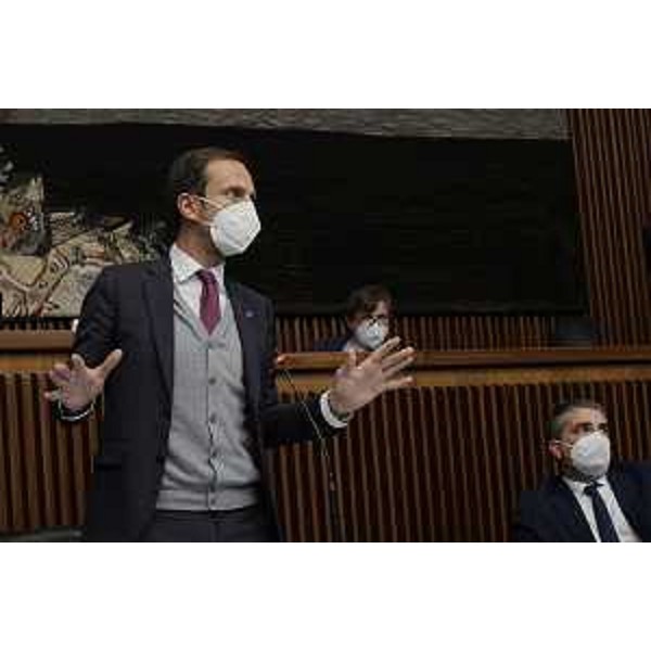 Il governatore del Friuli Venezia Giulia, Massimiliano Fedriga, durante la discussione in Consiglio regionale della Legge di Stabilità 2021 e della Legge collegata alla manovra di bilancio 2021-2023. - Il governatore del Friuli Venezia Giulia, Massimiliano Fedriga, durante la discussione in Consiglio regionale della Legge di Stabilità 2021 e della Legge collegata alla manovra di bilancio 2021-2023. 