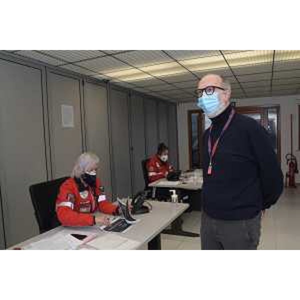 Il vicegovernatore Riccardo Riccardi nella sala del servizio 800909060 - Il vicegovernatore Riccardo Riccardi nella sala del servizio 800909060