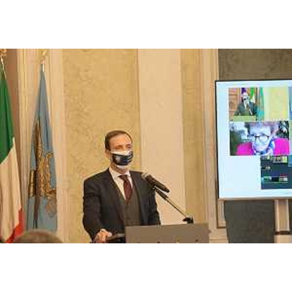 Il governatore del Friuli Venezia Giulia, Massimiliano Fedriga, nel corso della consueta conferenza stampa di fine anno, durante la quale ha tracciato un bilancio dellattività svolta dalle Giunta nel 2020. - Il governatore del Friuli Venezia Giulia, Massimiliano Fedriga, nel corso della consueta conferenza stampa di fine anno, durante la quale ha tracciato un bilancio dellattività svolta dalle Giunta nel 2020. 
