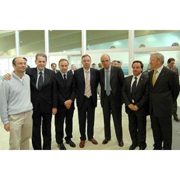Jacques Rogge (Presidente del CIO), Gianni Petrucci (Presidente CONI), Mario Pescante (Sottosegretario allo Sport) ed Alessandro Tesini (Presidente del Consiglio Regionale) allo EYOF 2005 (Lignano, 12/05/05)