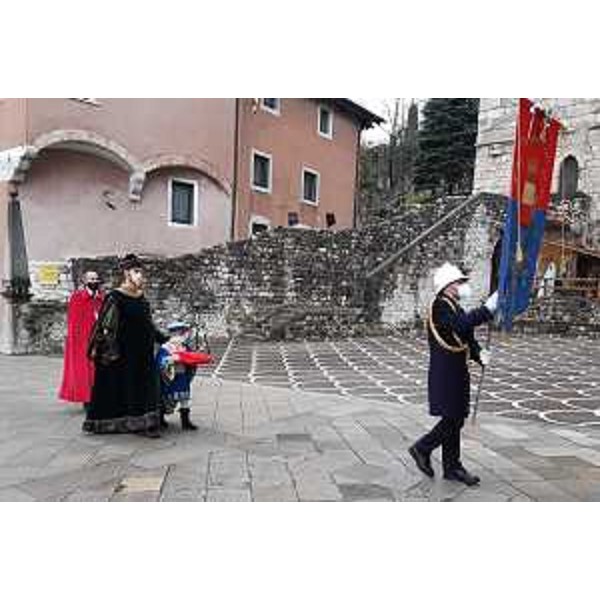 Il sindaco Revelant e la consegna del Tallero alla Chiesa - Il sindaco Revelant e la consegna del Tallero alla Chiesa