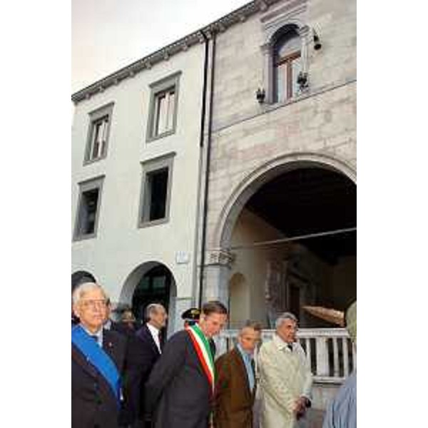 Riccardo Illy (Presidente Regione Friuli Venezia Giulia) con Gabriele Marini (Sindaco di Gemona) alla commemorazione del terremoto del 6 maggio 1976 (Gemona, 06/05/05)