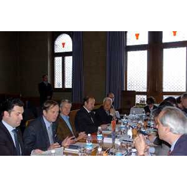 Riccardo Illy (Presidente Regione Friuli Venezia Giulia) e la giunta regionale con Gabriele Marini (Sindaco di Gemona) (Gemona, 06/05/05)