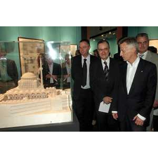 Riccardo Illy (Presidente Regione Friuli Venezia Giulia) con Tesini e Sitki Ugur Ziyal (Ambasciatore Turchia in Italia) all'inaugurazione della mostra I Turchi in Europa