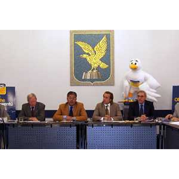 Roberto Antonaz (Assessore Regionale all'istruzione, cultura, sport e pace) alla conferenza stampa su EYOF 2005 (Trieste, 04/05/05)