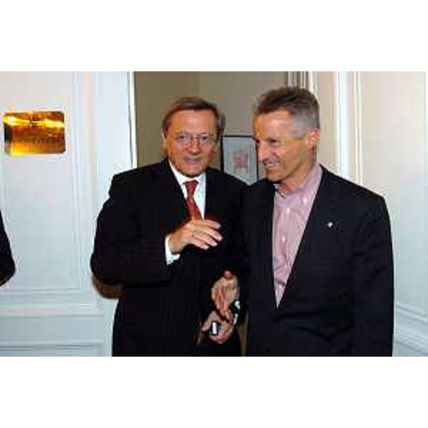 Riccardo Illy (Presidente Regione Friuli Venezia Giulia) con il Cancelleire Wolfgang Schussel (Vienna, 04/05/05)