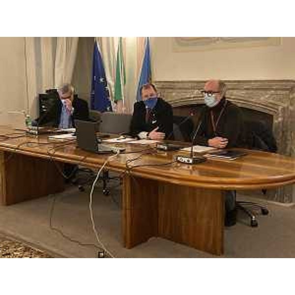 Il vicegovernatore con delega alla salute Riccardo Riccardi nel corso di un incontro svoltosi oggi a Colloredo di Montalbano con lAssemblea dei sindaci dei comuni appartenenti allambito territoriale Collinare - Il vicegovernatore con delega alla salute Riccardo Riccardi nel corso di un incontro svoltosi oggi a Colloredo di Montalbano con lAssemblea dei sindaci dei comuni appartenenti allambito territoriale Collinare