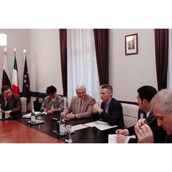 Riccardo Illy (Presidente Regione Friuli Venezia Giulia), Franco Iacop (Assessore Regionale per le relazioni internazionali, comunitarie e autonomie locali) e Vladimir Egorov (Governatore della Regione della Federazione russa Kaliningrad) (Trieste, 19/04/05)