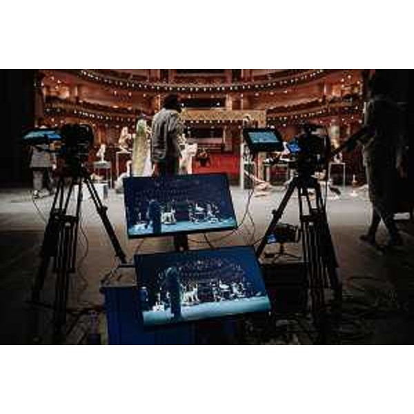 Un momento dei lavori della Bottega del Teatro Nuovo - Un momento dei lavori della Bottega del Teatro Nuovo 