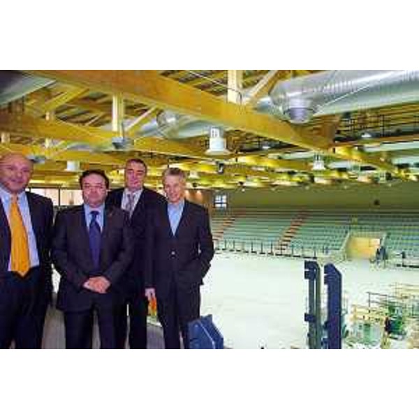 Riccardo Illy (Presidente Regione Friuli Venezia Giulia) ed Enrico Bertossi (Assessore Regionale alle attività produttive) visitano il palasport di Lignano (Lignano, 18/04/05)