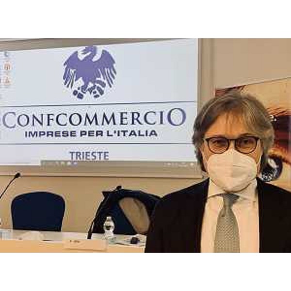 Lassessore regionale alle Attività produttive, Sergio Emidio Bini, alla presentazione dei dati dellOsservatorio congiunturale di Confcommercio Fvg. - Lassessore regionale alle Attività produttive, Sergio Emidio Bini, alla presentazione dei dati dellOsservatorio congiunturale di Confcommercio Fvg.