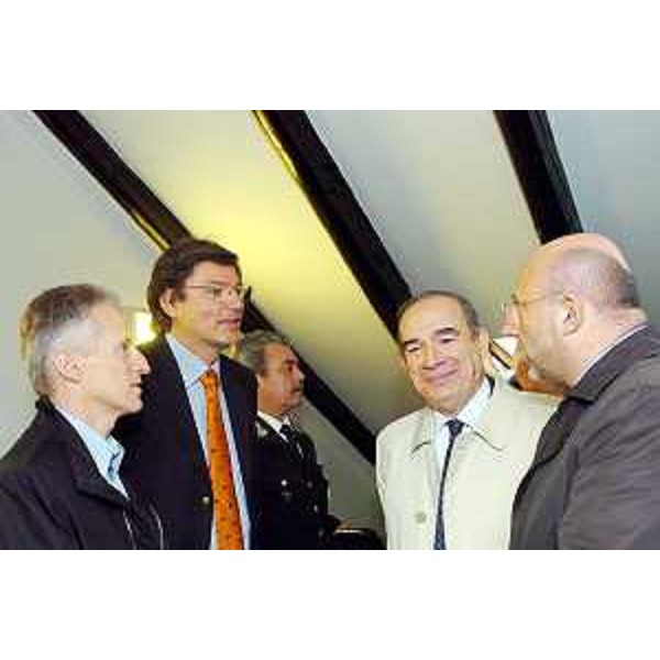 Riccardo Illy (Presidente Regione Friuli Venezia Giulia), Enrico Bertossi (Assessore Regionale alle attività produttive), Giovanni Da Pozzo (Presidente di Congafi Commercio di Udine) e Adalberto Valduga (Presidente della Camera di Commercio) all'apertura di CONFIDI (Udine, 12/04/05)