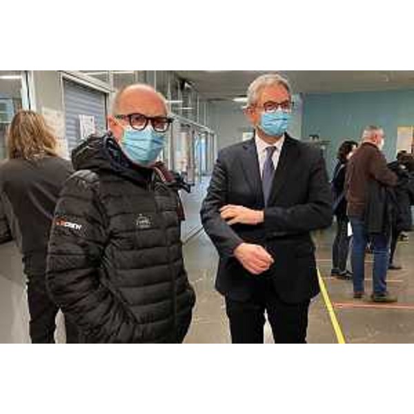 Il Vicegovernatore della Regione Riccardo Riccardi insieme al rettore dell'ateneo triestino Roberto Di Lenarda durante la fase di vaccinazione all'Università - Il Vicegovernatore della Regione Riccardo Riccardi insieme al rettore dell'ateneo triestino Roberto Di Lenarda durante la fase di vaccinazione all'Università 