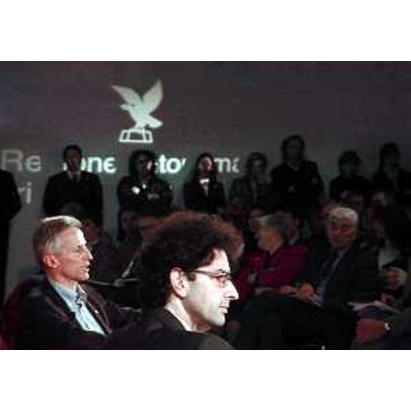 Riccardo Illy (Presidente Regione Friuli Venezia Giulia) ed Isaac Getz (docente di Idea Involvement Innovation Management alla ESCP-EAP European School of Management di Parigi) al Premio Innovazione (Trieste, 12/04/05)